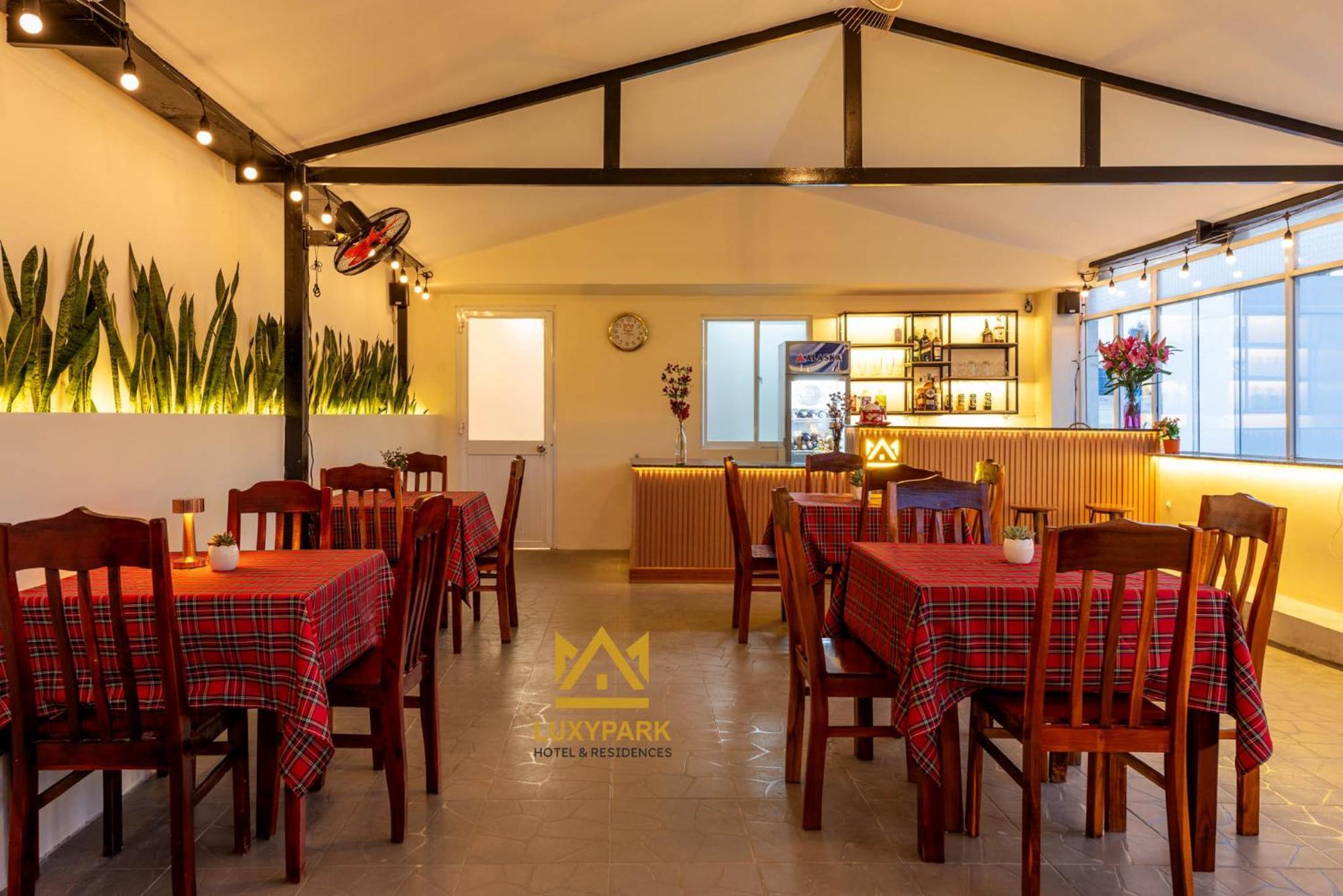 Luxy Park Hotel - Phu Quoc Centre Экстерьер фото