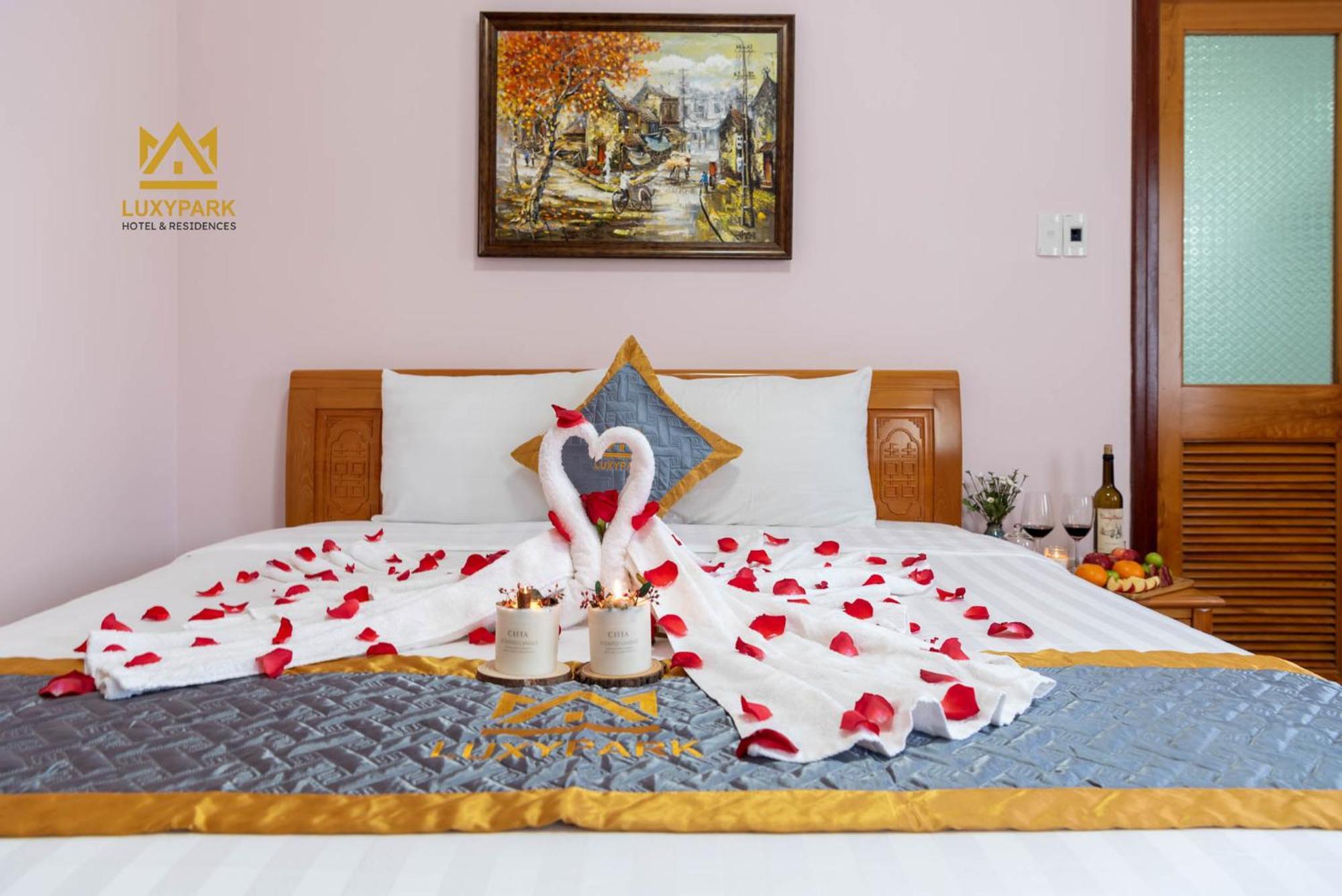 Luxy Park Hotel - Phu Quoc Centre Экстерьер фото