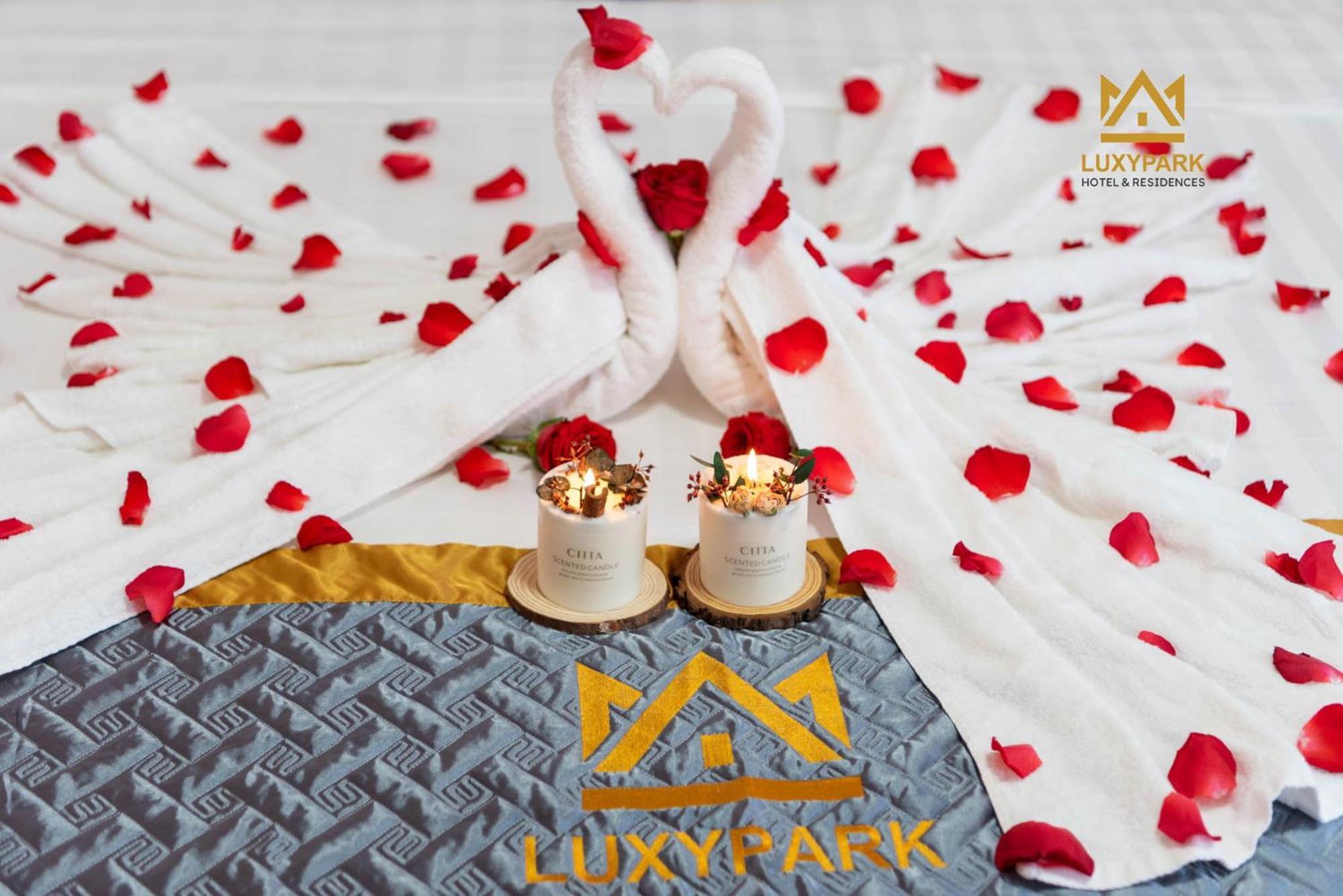 Luxy Park Hotel - Phu Quoc Centre Экстерьер фото